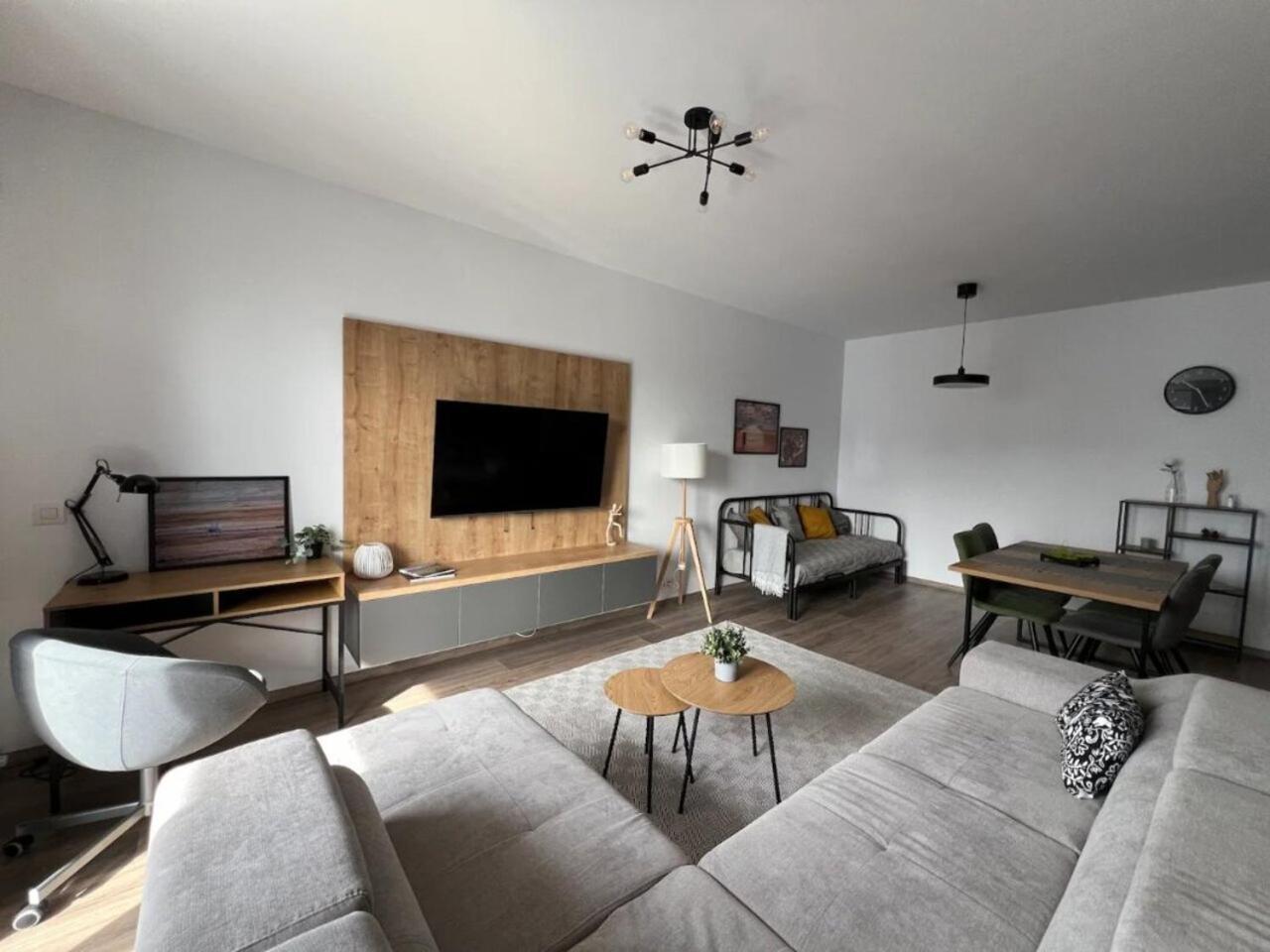 High-Rise Luxury Apartment With Free Parking Bukareszt Zewnętrze zdjęcie