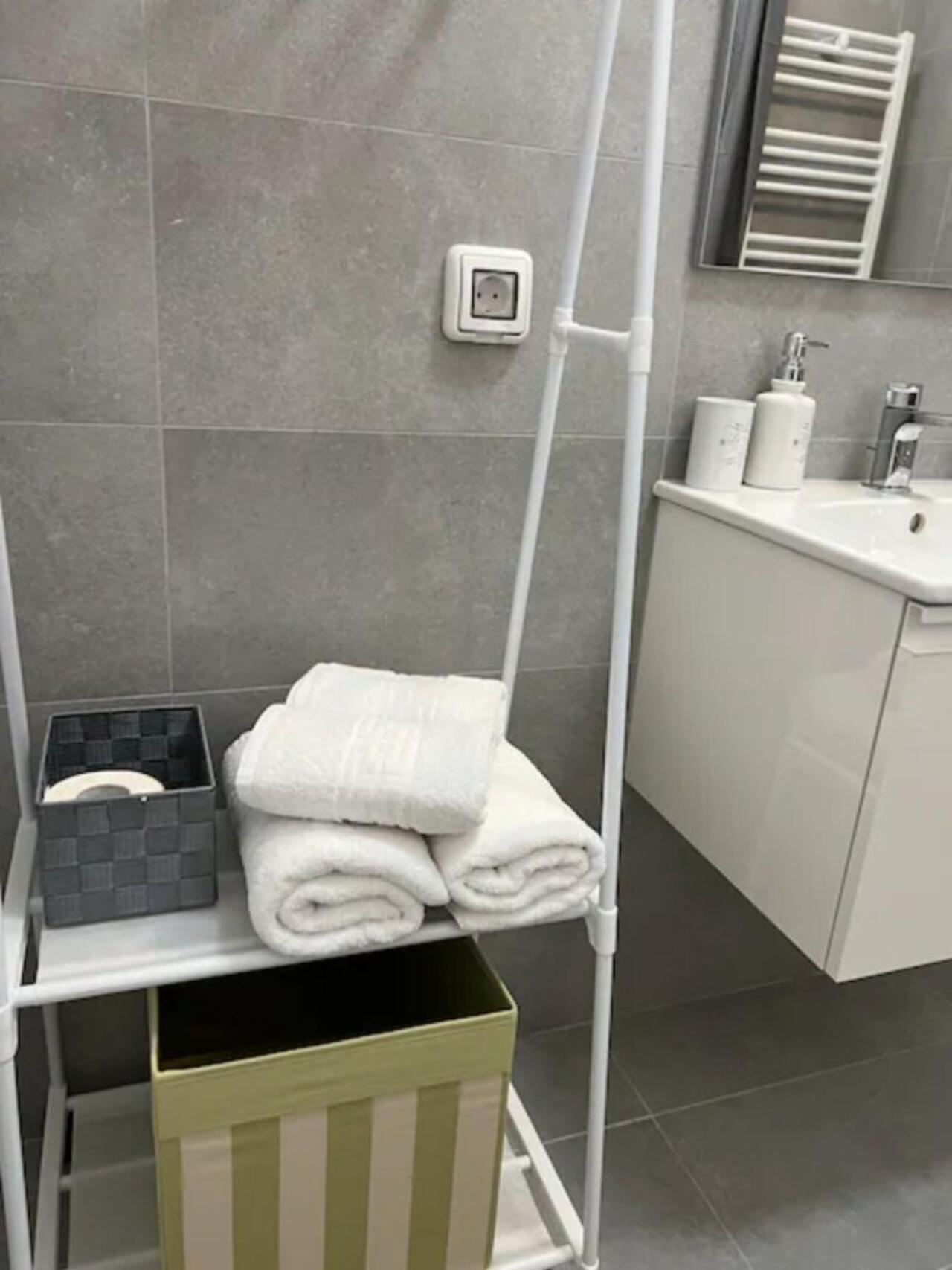 High-Rise Luxury Apartment With Free Parking Bukareszt Zewnętrze zdjęcie